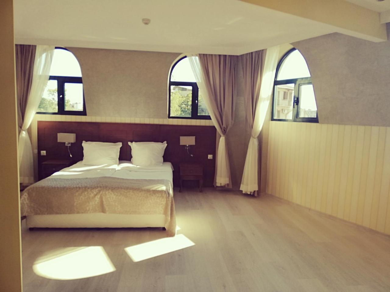 Hotel Plaza Burgas City Eksteriør billede
